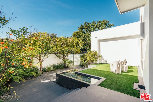 Foto del edificio - 1482 Blue Jay Way