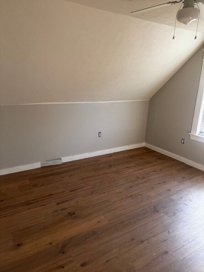 Foto del edificio - 3811 E 50th St