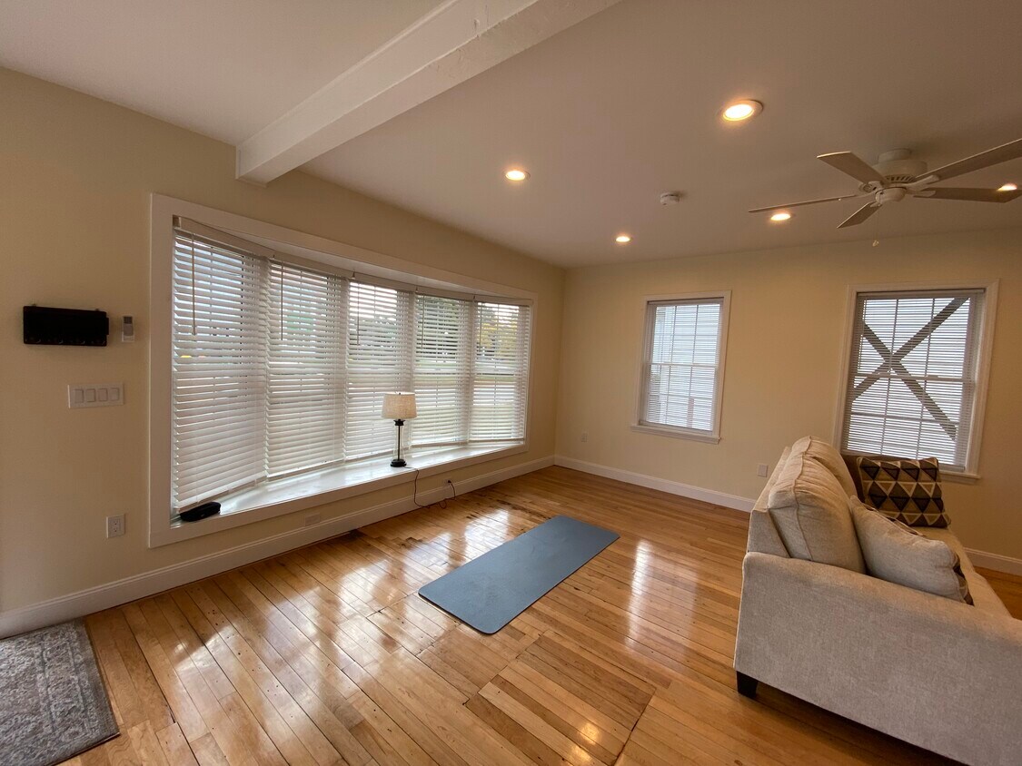 106 N Franklin St Unit 2, Holbrook, MA 02343 Condo for Rent in