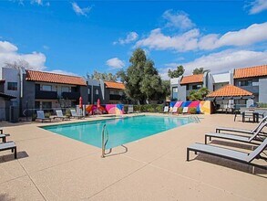 Building Photo - Aspire Thunderbird