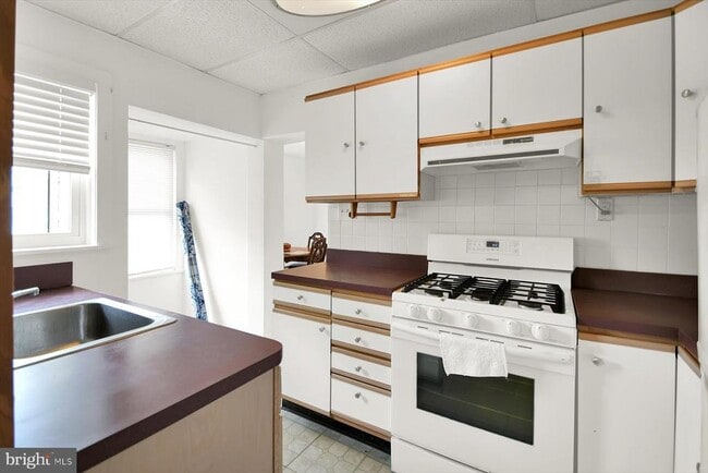 Building Photo - 216 Beech Rd