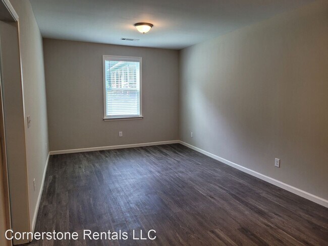 Building Photo - 3 br, 2 bath House - 15 East Reynolds Street