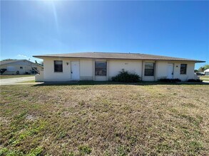 Building Photo - 801 SE 5th Ave