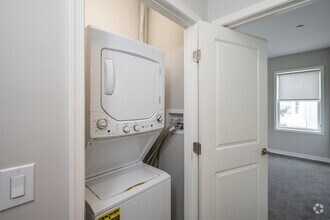 1BR, 1BA - 640SF - In-Unit Laundry - The Bradford