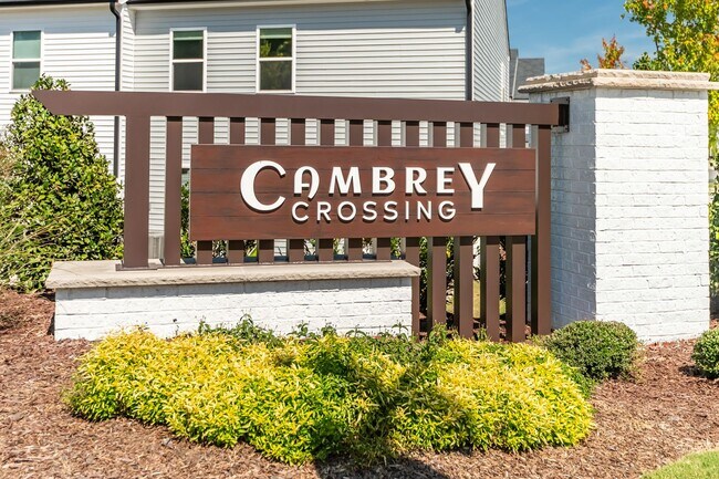 Foto del edificio - Gorgeous end-unit townhome near Briar Creek!