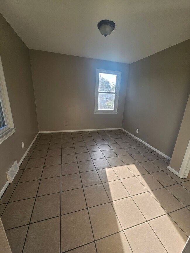 Foto del edificio - 5073-5075 N 46th St. (Duplex)