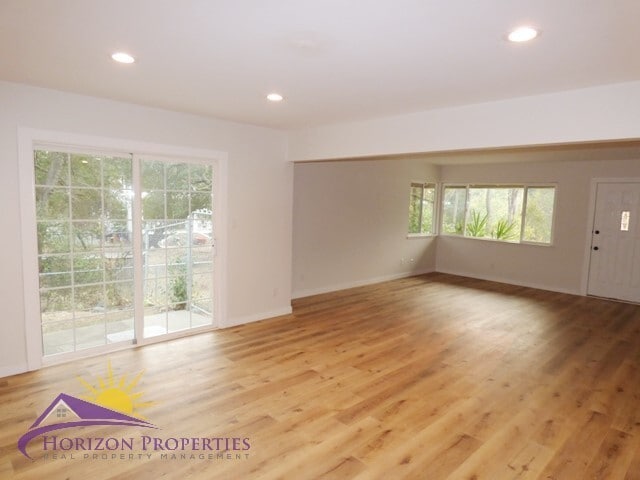 Foto del edificio - 4000-4002 Earnscliff Ave