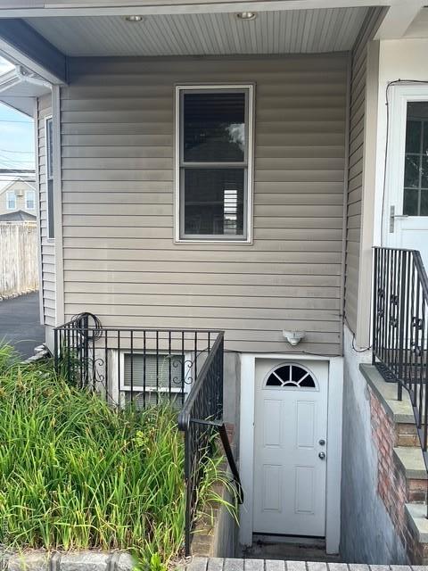 Building Photo - 172 W Nicholai St