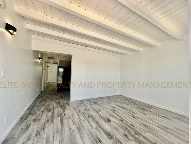 Building Photo - 1012 N Grande Ave