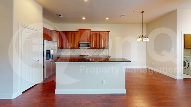 Foto del edificio - 8629 Pauline St