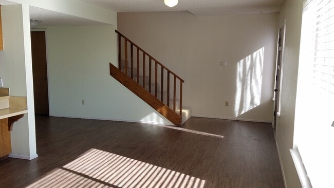 Building Photo - COLONIAL PARK CONDO NEAR LLANO ESTACADO AN...