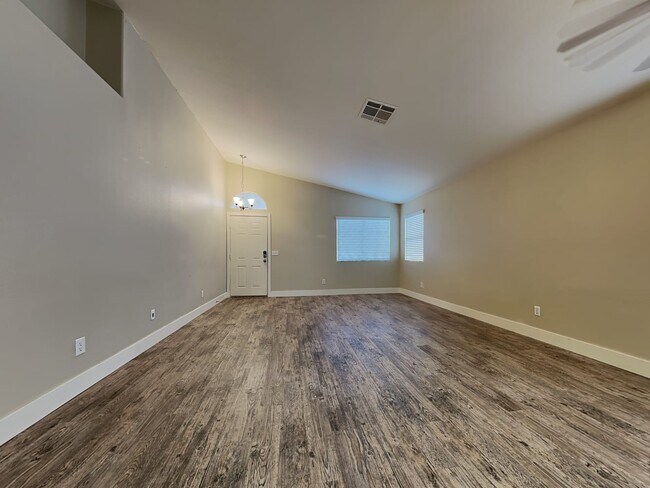 Foto del edificio - 7116 Junction Village Ave