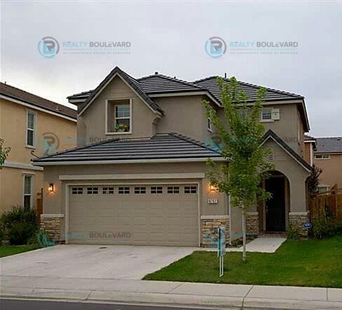 Primary Photo - Move in special: 1/2 Month free!!! Great 3...