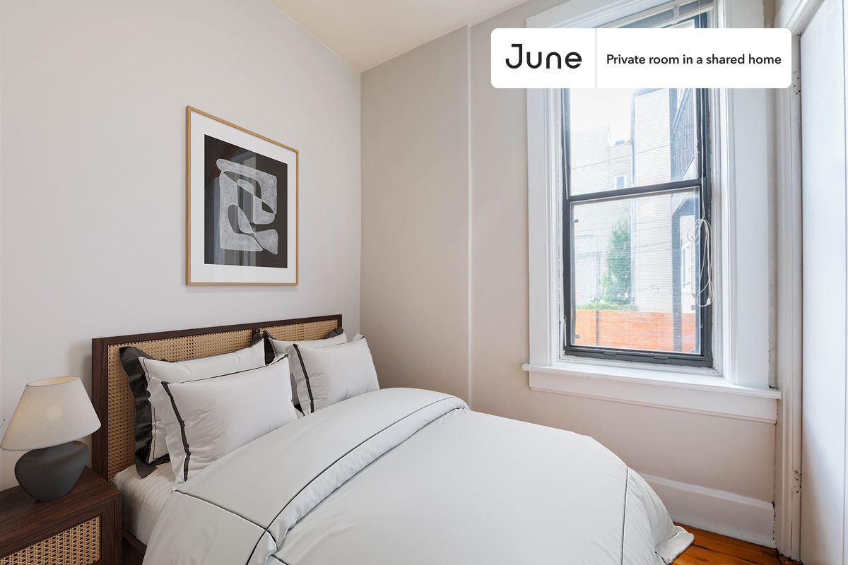 Private bedroom in 2 bed/1 bath Home - Private bedroom in 2 bed/1 bath Home