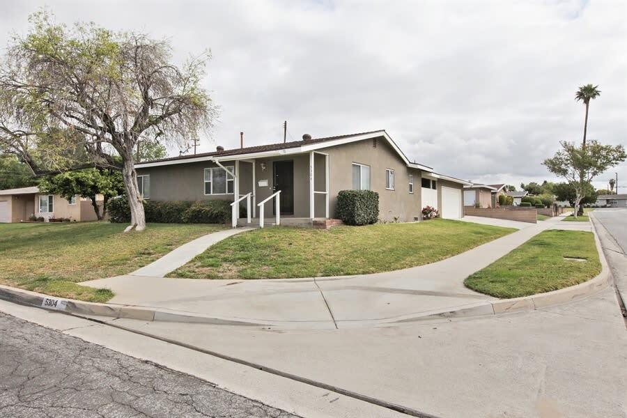 Primary Photo - 5304 N Fairvale Ave