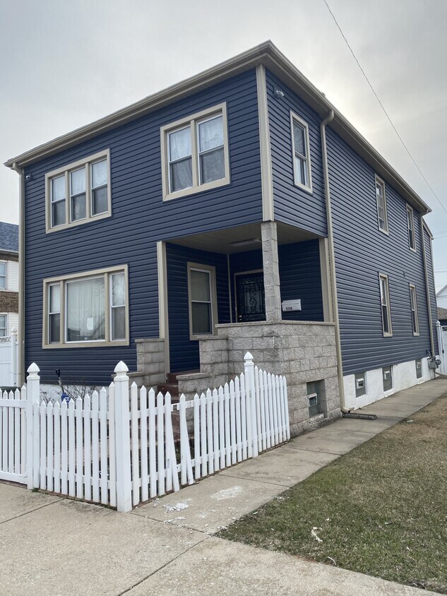 Primary Photo - 3728 Elm St