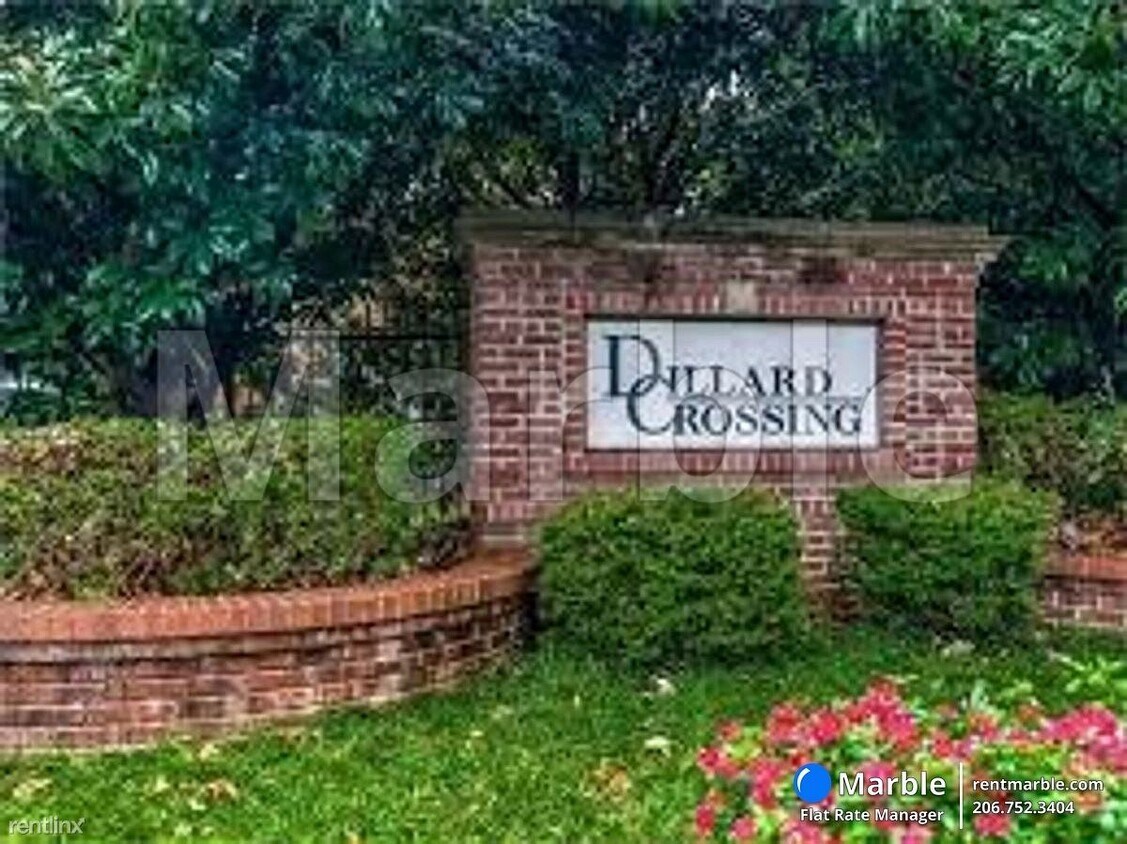 Foto principal - 2 br, 2.5 bath Townhome - 2179 Dillard Xing