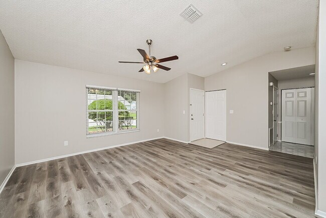 Building Photo - 12826 Tallowood Dr