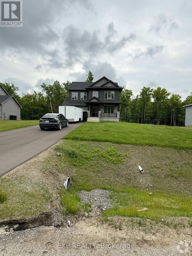 Building Photo - 324 Antler Ct