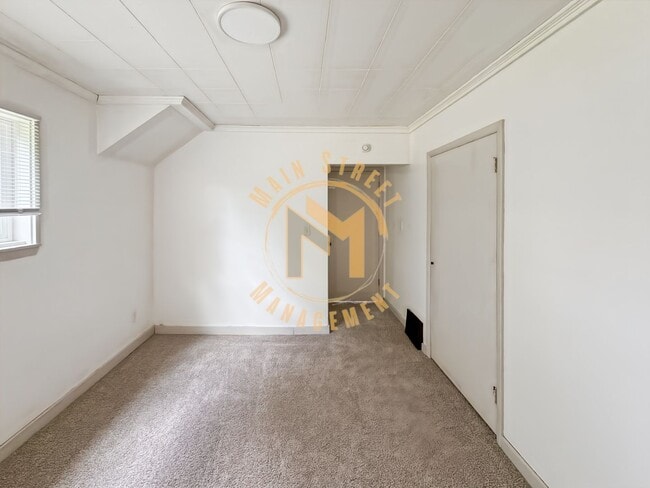 Building Photo - 316 2nd St