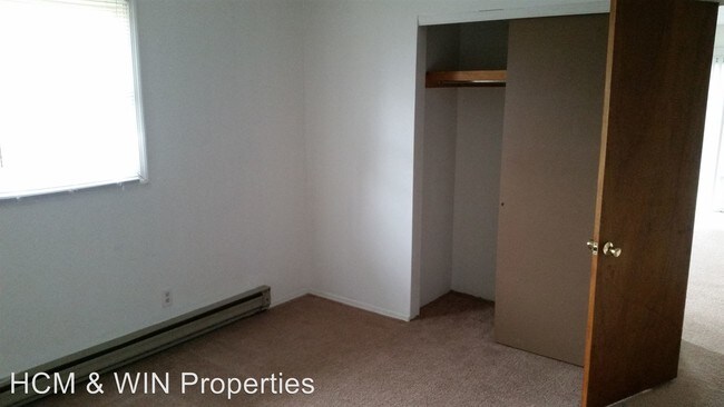 Building Photo - 2875 6th Pl