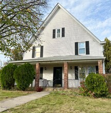 Building Photo - 97 Summit St