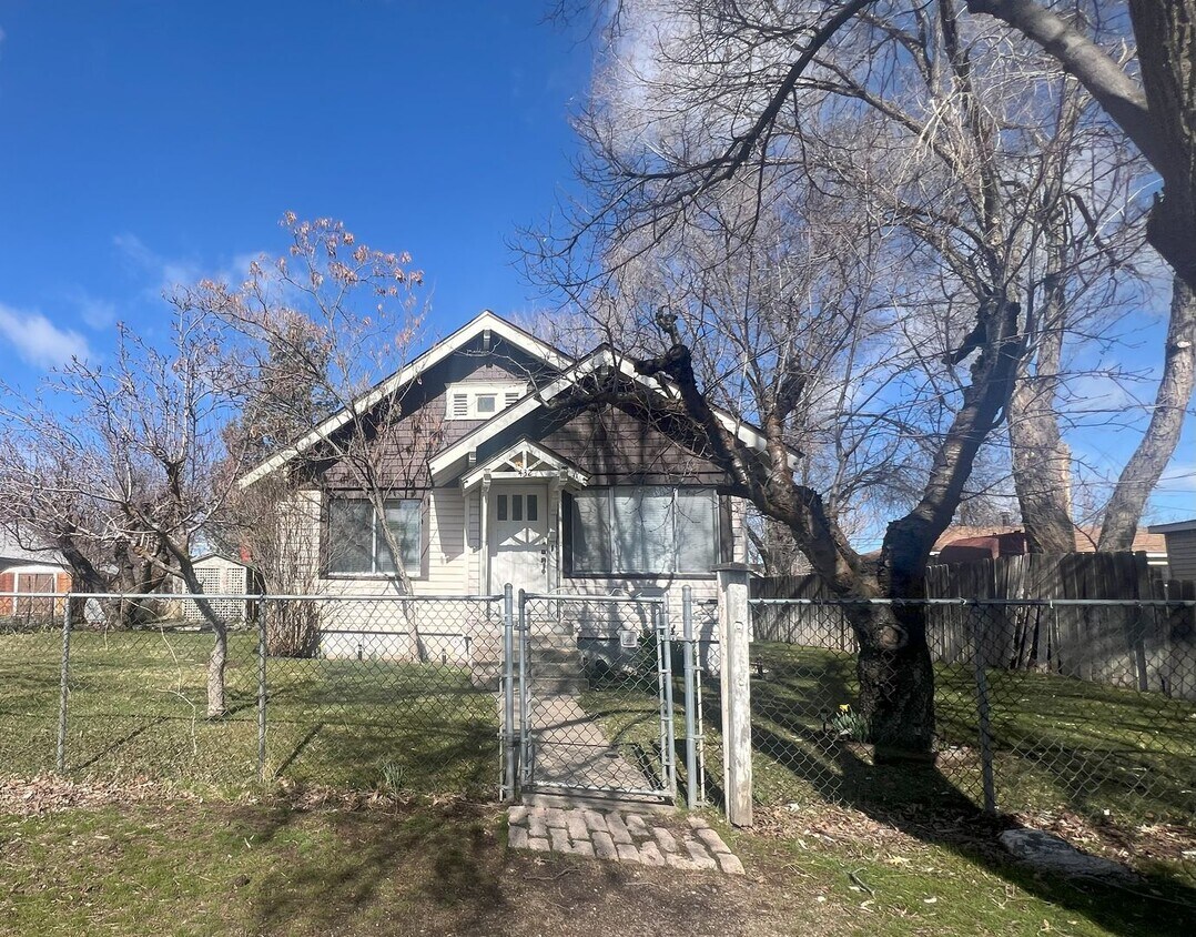Primary Photo - 3 Bed, 1 Bath Home