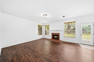 Building Photo - 4323 Ringrose Dr