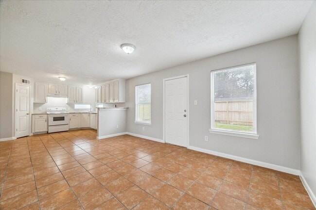 Building Photo - 15202 Lance Cir