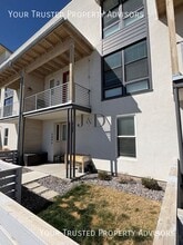 Building Photo - 5096 Putney Hill Rd