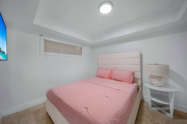 Foto del edificio - 1717 N Bayshore Dr