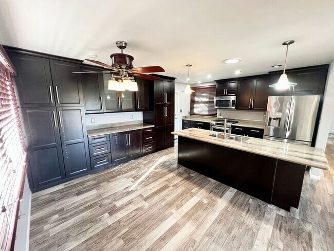 Foto del edificio - Charming 3BR/2BA Home with Pool, Remodeled Kitchen & Backyard Oasis