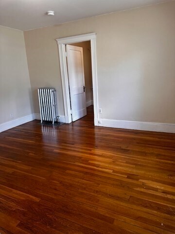 Foto del edificio - 483 Newport Ave
