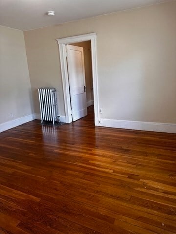 Building Photo - 483 Newport Ave
