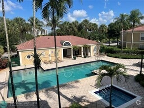 Building Photo - 875 Riverside Dr