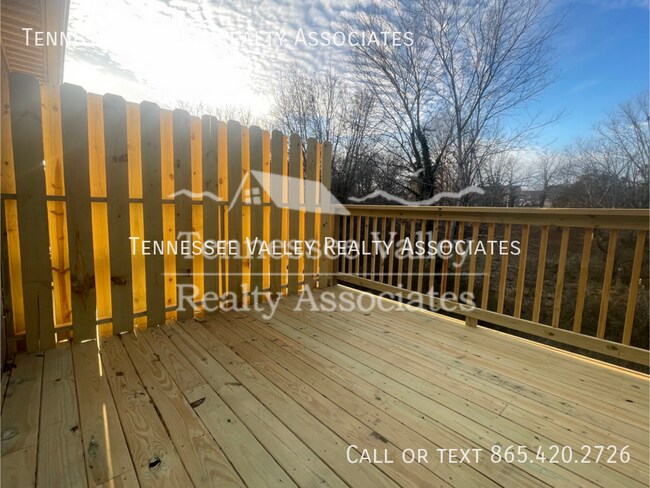 Foto del edificio - 900 Kirk Ave