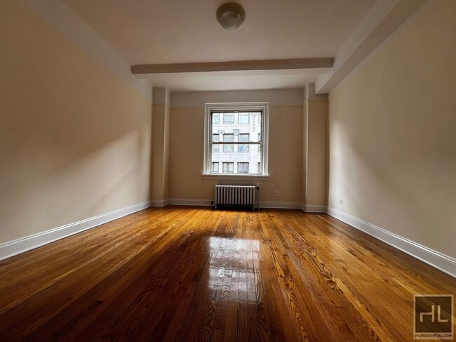 Foto del edificio - EAST 10 STREET