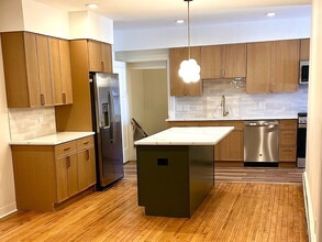 Building Photo - 11019 E Woodstock St