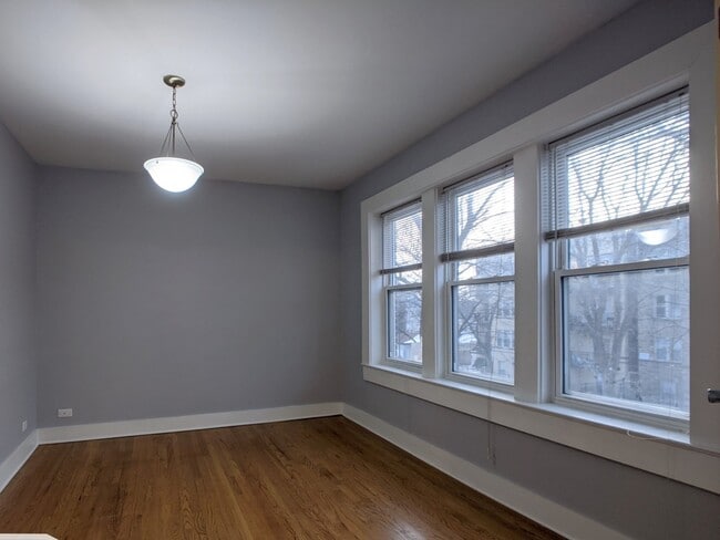 Building Photo - 5027 N Harding Ave