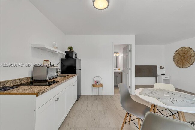 Foto del edificio - 2993 SW 16th St