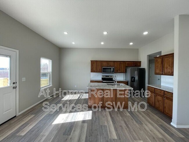 Foto del edificio - 216 Hickory Hills St