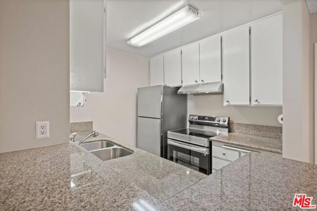 Foto del edificio - 7740 Redlands St