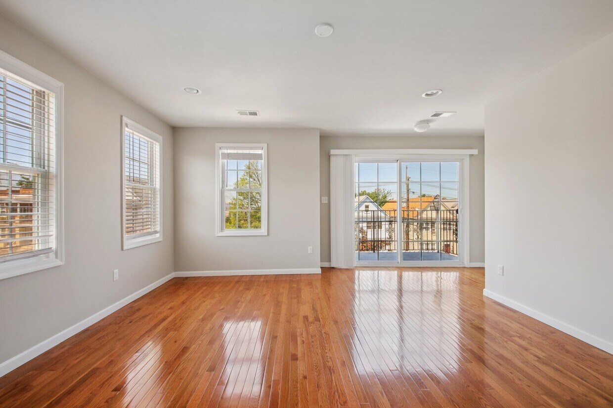 Primary Photo - 314 Avenue B
