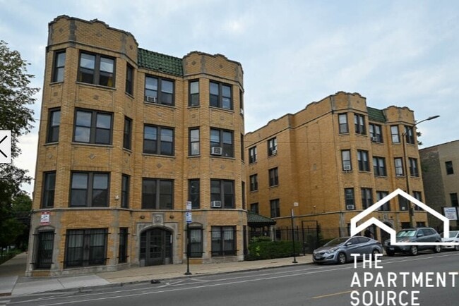 Building Photo - 1542 N Kedzie Ave