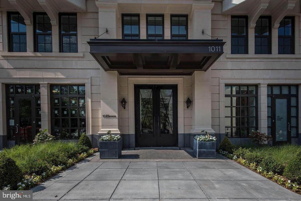 Foto principal - 1011 M St NW