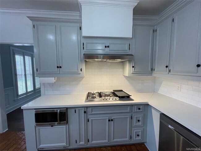 Foto del edificio - 8342 Longneedle Dr