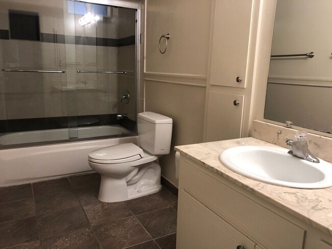 Building Photo - 4bd/2ba - Bedroom Home with a Lap Pool! Excellent Location - Coming Soon!