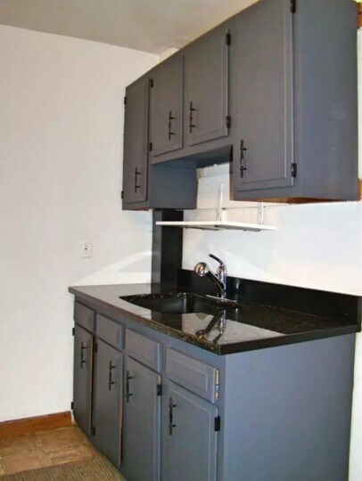 Building Photo - 4 Smith St