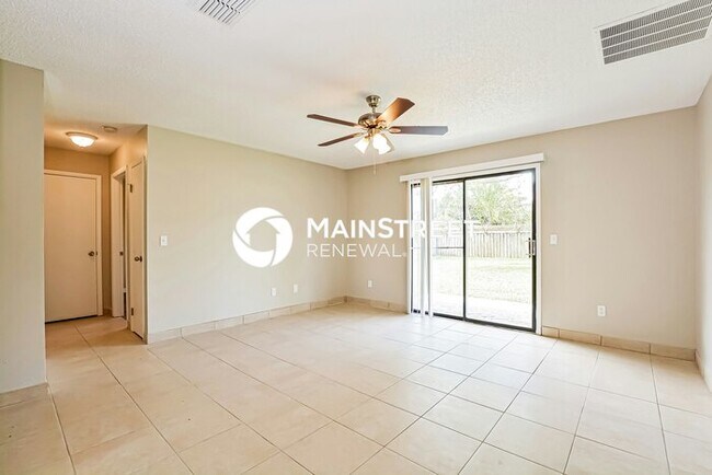 Foto del edificio - 3 Bedroom Pet-Friendly Home in COCOA, FL w...