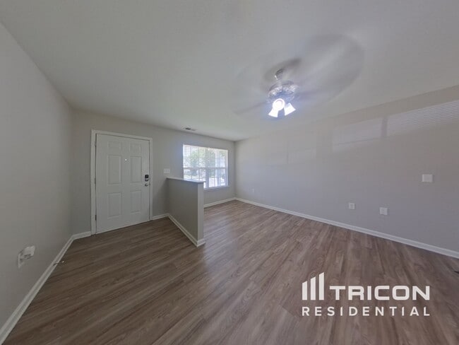 Foto del edificio - 6240 Stonefort Ct